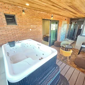 Brooch Boutique Hotel